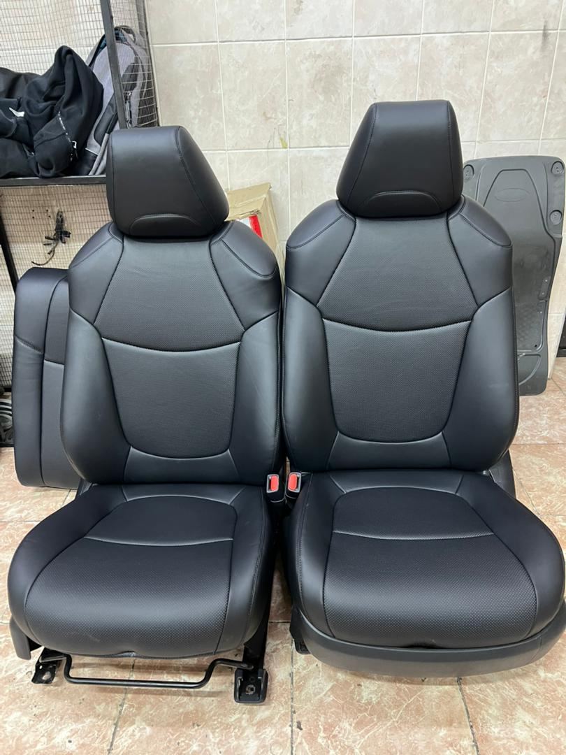 Чехлы Toyota RAV4 AUTOBEST STUDIO